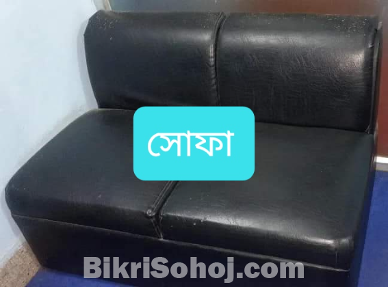 স্মার্ট ক্লাস রুম চেয়ার।